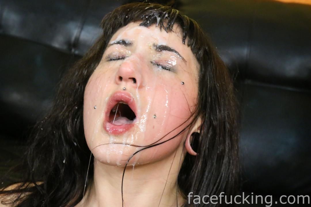 Face Fucking Camille Black